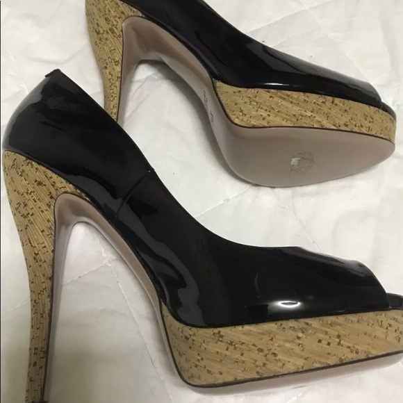 New in Box Gucci Cork Platform - Picture 3 of 7